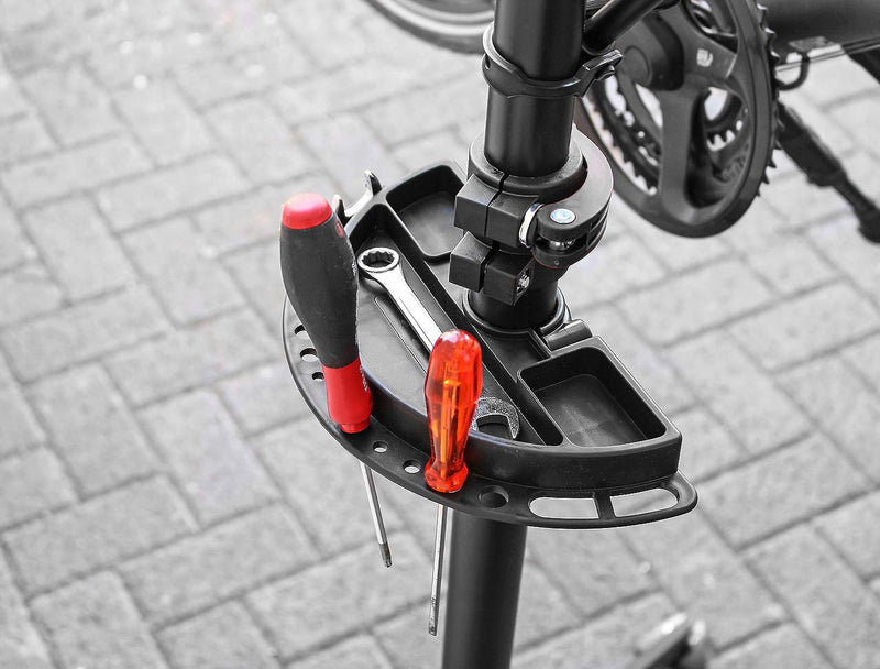 Laden Sie das Bild in Galerie -Viewer, Hikemeister ® Fiets ophangsysteem - fiets reparatiestandaard Montagestandaard - Tot 35 kg - Fietsreparatie Ebike - MTB -alle fietsen - Incl. Stuurhouder - Zwart - magneetbak
